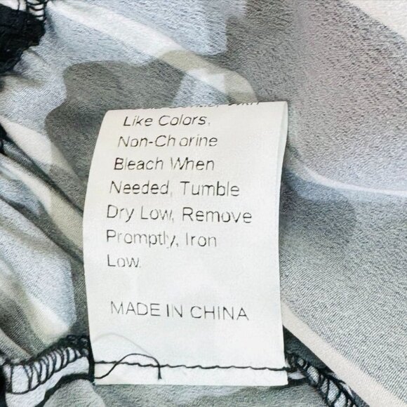 SHEIN Women's Shorts Polyester Black White Striped Tie Belt Stretch Waist Size M - Picture 7 of 9